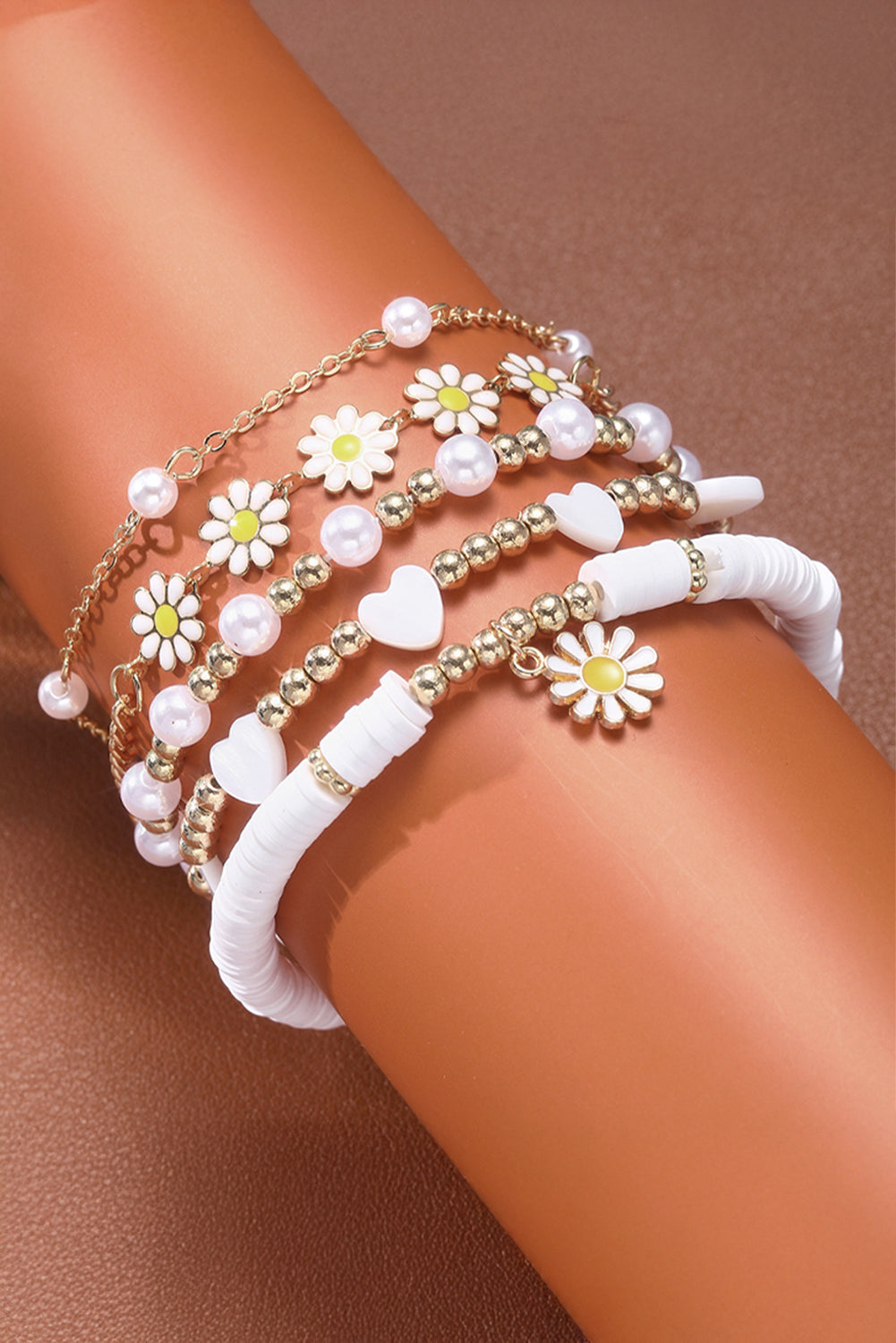 White Daisy Decor Beaded Bracelet